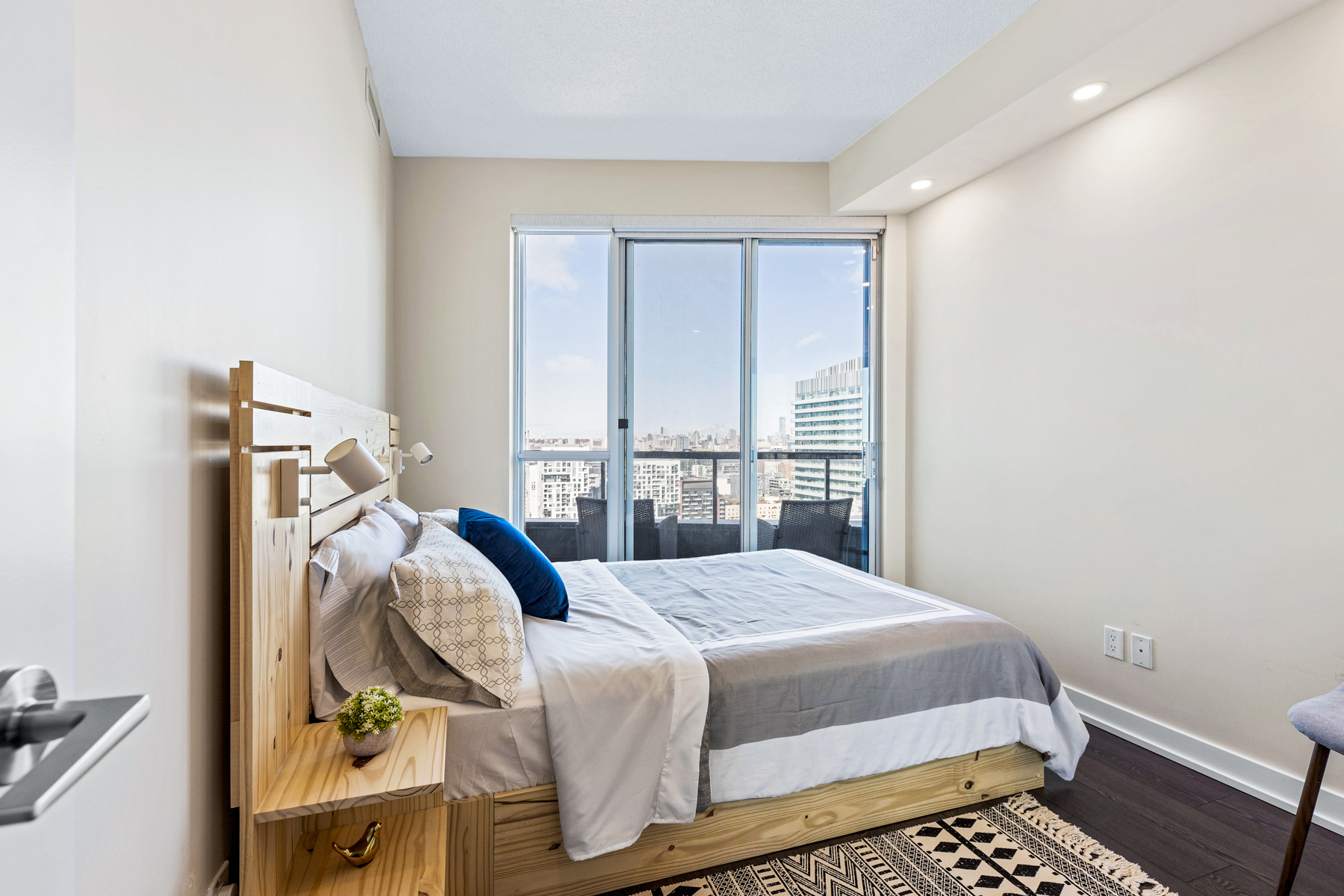 2903- 20 Bruyeres Mews 14 LHM_013