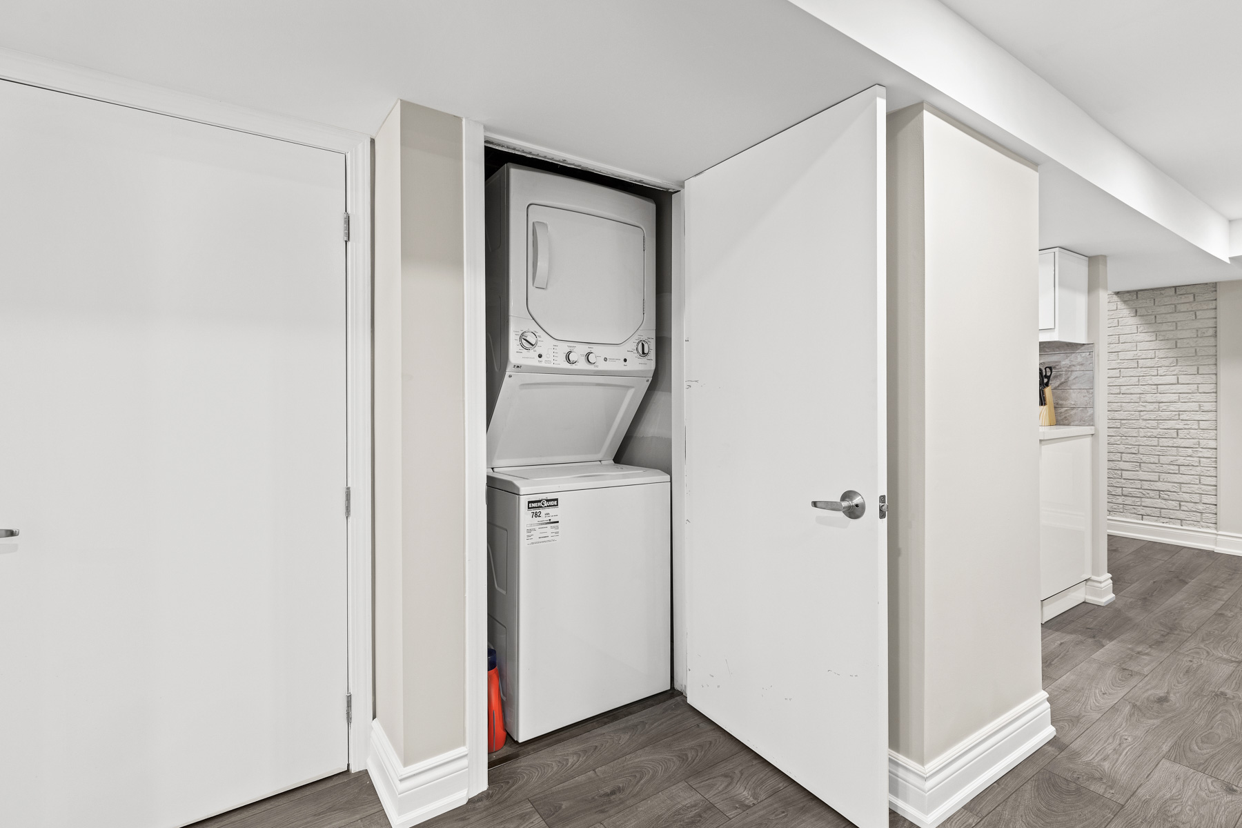 107 Parklea Dr East York 28 SRP_3441b