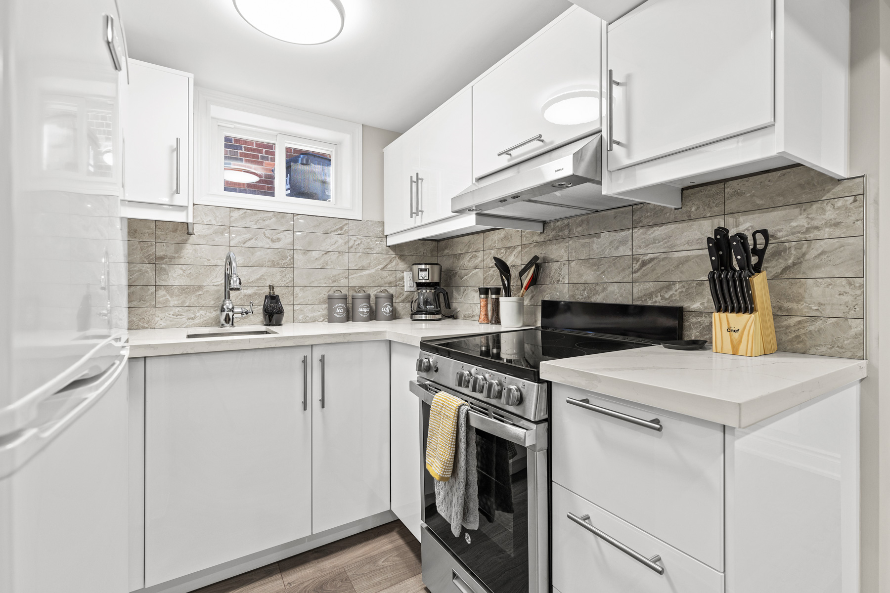 107 Parklea Dr East York 27 SRP_3451b